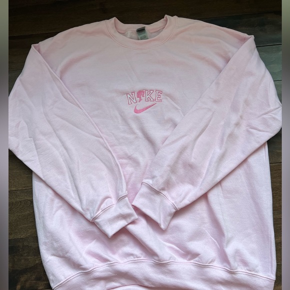 Barbie embroidered Crew - Picture 2 of 3